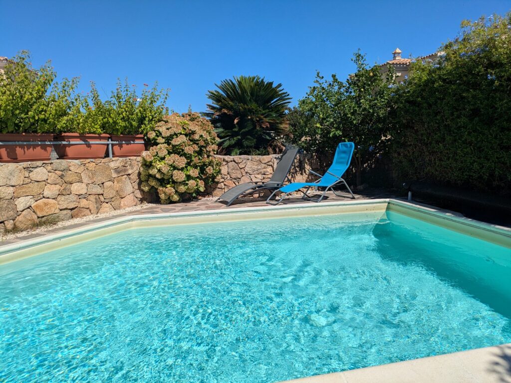 Piscina privata di Casa Zeralda a Budoni